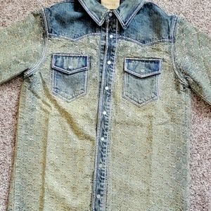 Gucci textured coat  for sale  .brand new  and  no tag...